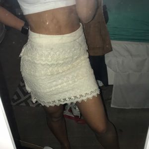 LACE SKIRT